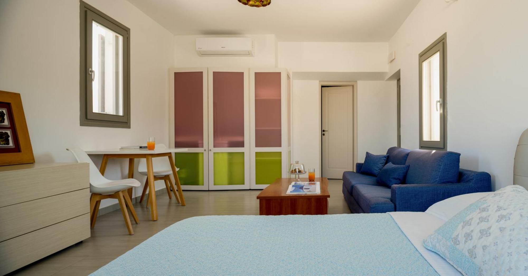 Home Of Lilies Fira  Bagian luar foto