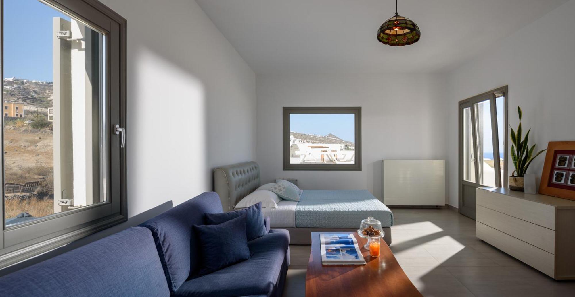 Home Of Lilies Fira  Bagian luar foto
