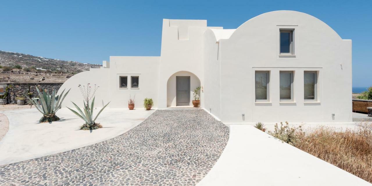 Home Of Lilies Fira  Bagian luar foto